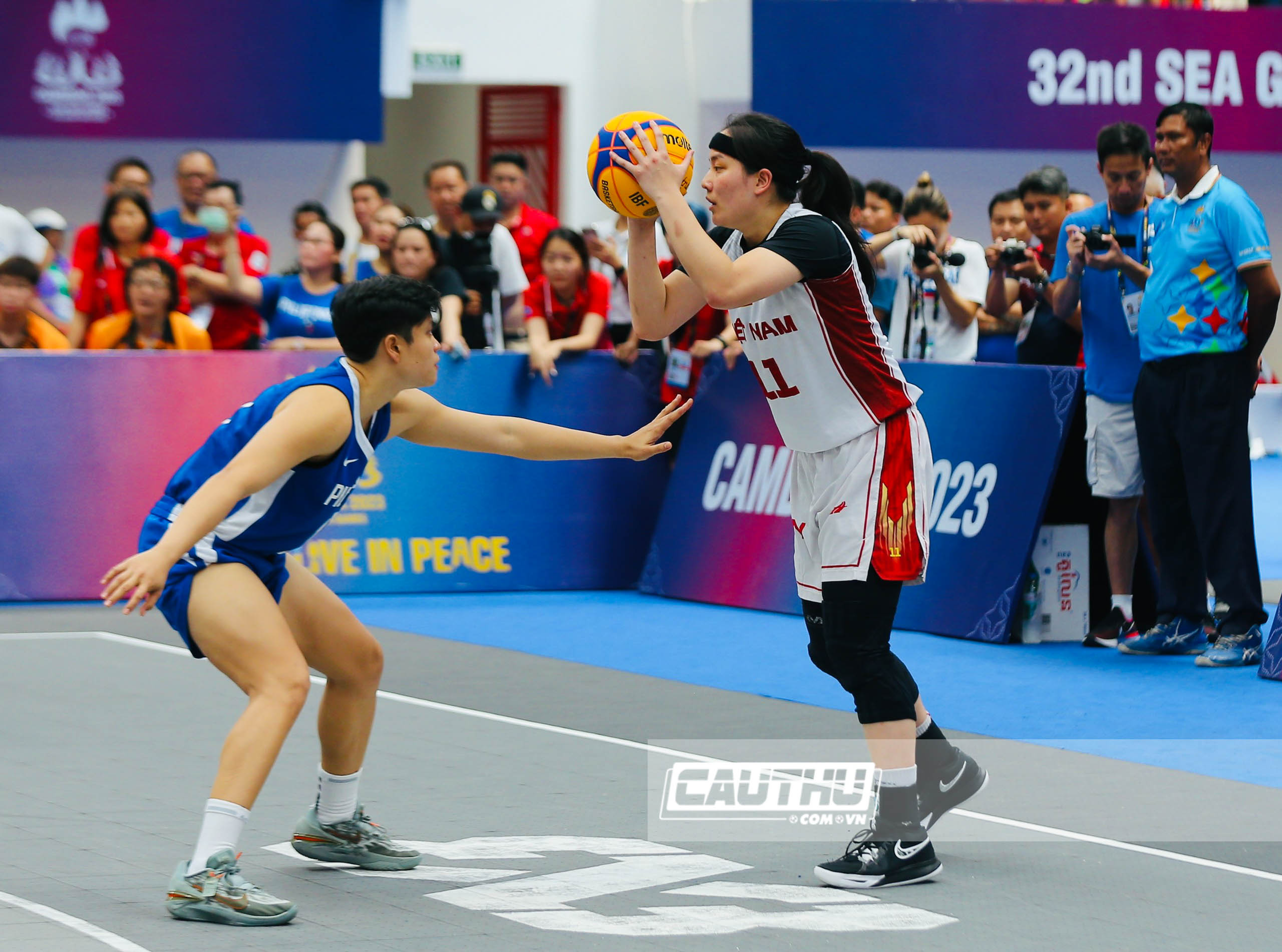 Bóng đá Việt Nam - ĐT bóng rổ nữ Việt Nam khóc nức nở sau tấm HCV SEA Games 32 (Hình 7).