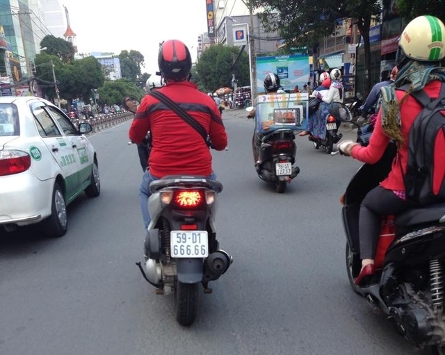 Thú chơi xe - Honda SH150i biển tứ quý, ngũ quý rao bán hàng trăm triệu đồng (Hình 6).
