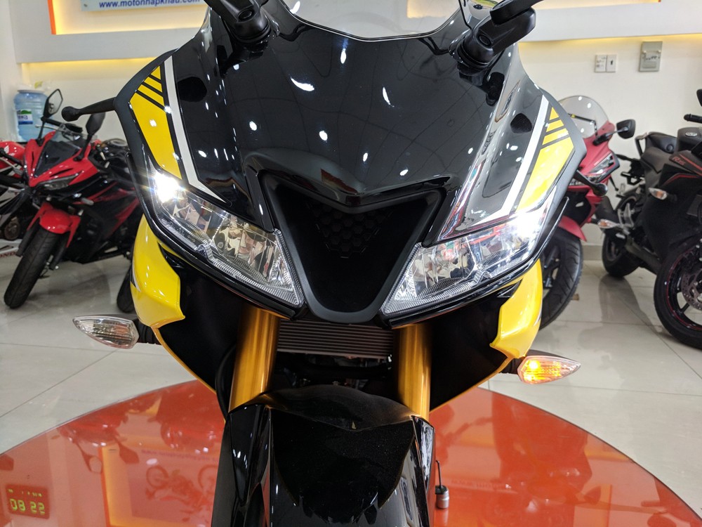 Thị trường xe - Cận mặt 'hổ giấy' Yamaha R15 2018 đầu tiên về Việt Nam (Hình 6).