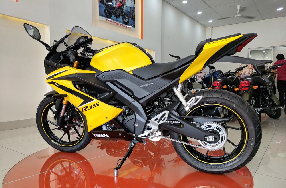 Thị trường xe - Cận mặt 'hổ giấy' Yamaha R15 2018 đầu tiên về Việt Nam (Hình 2).