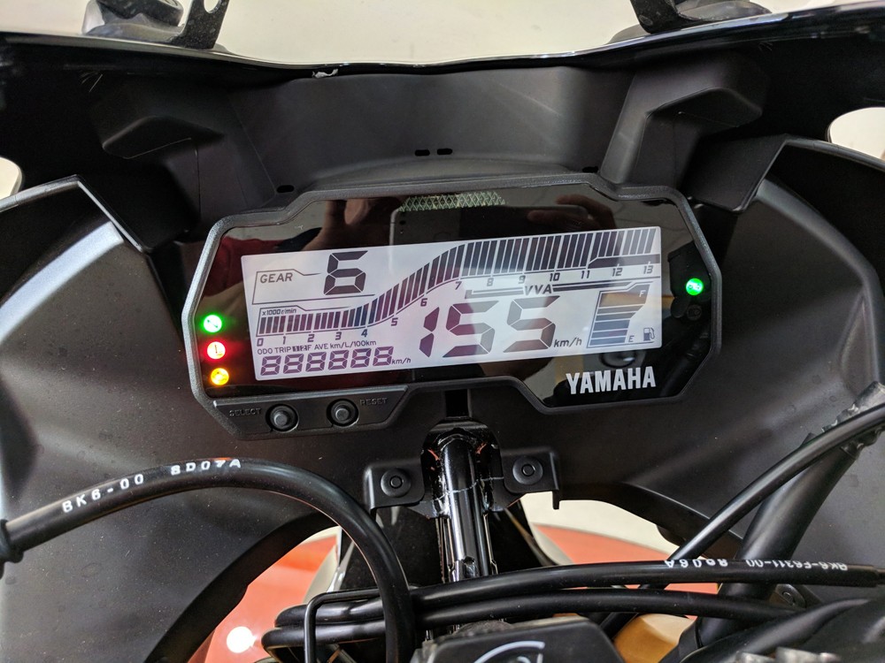 Thị trường xe - Cận mặt 'hổ giấy' Yamaha R15 2018 đầu tiên về Việt Nam (Hình 5).