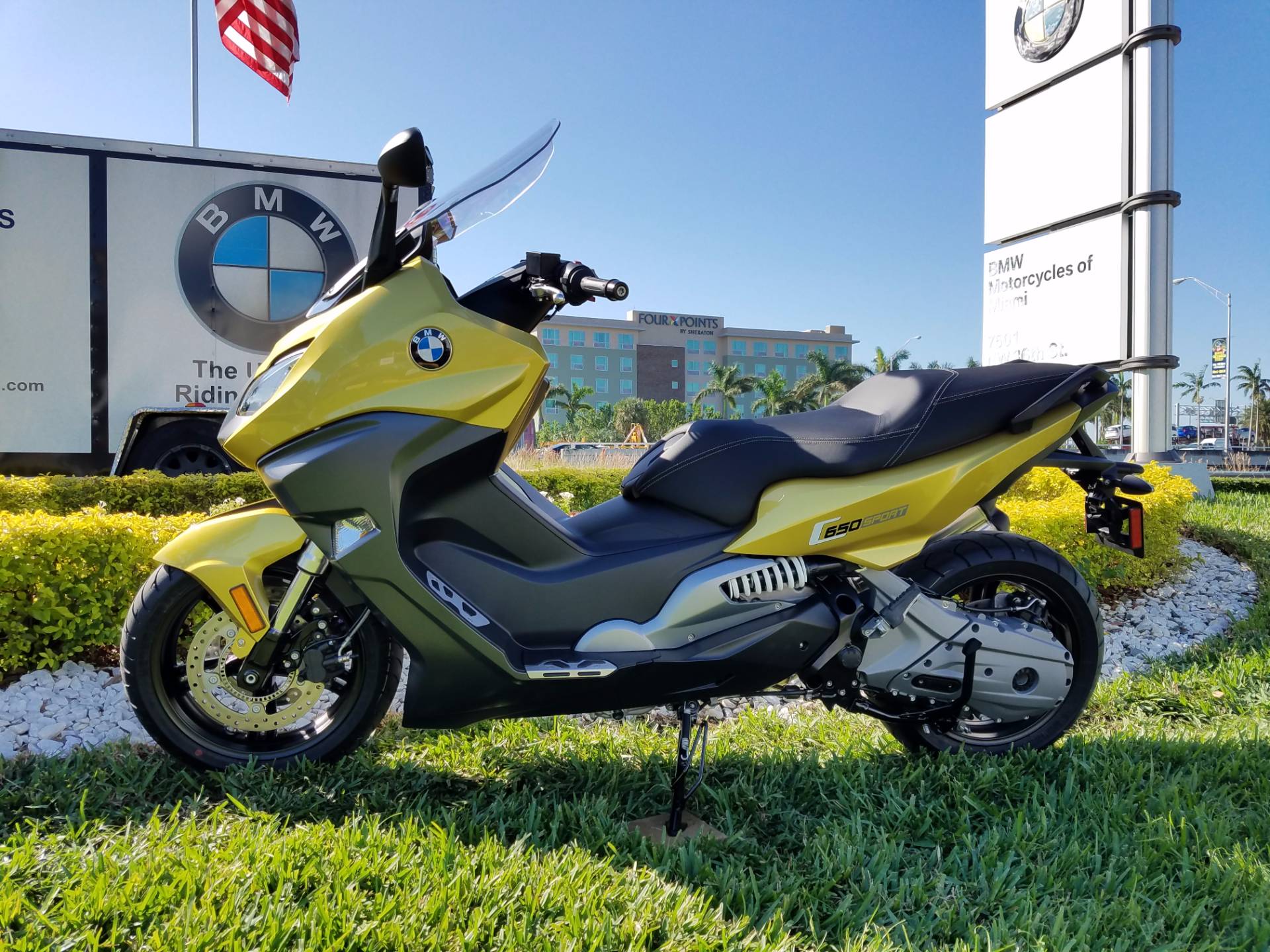 [VIDEO] Trải nghiệm nhanh "tàu bay" BMW C650 Sport 2018