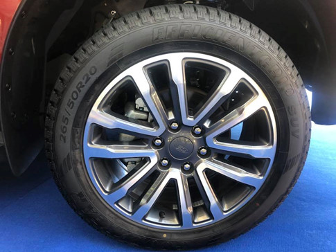 Thị trường xe - Nhanh hơn Toyota Fortuner, Ford Everest 2018 đã về Việt Nam (Hình 3).
