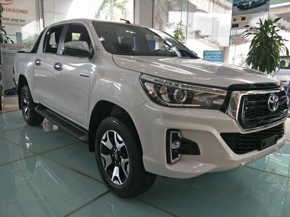 Thị trường xe - Cận cảnh Toyota Hilux 2018 tại Việt Nam vừa tăng giá thêm 22 triệu đồng