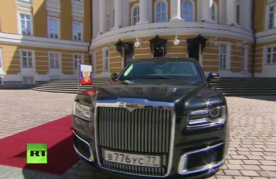 [VIDEO] Chiếc Limousine đặc biệt chở Tổng thống Nga Putin trong lễ nhậm chức