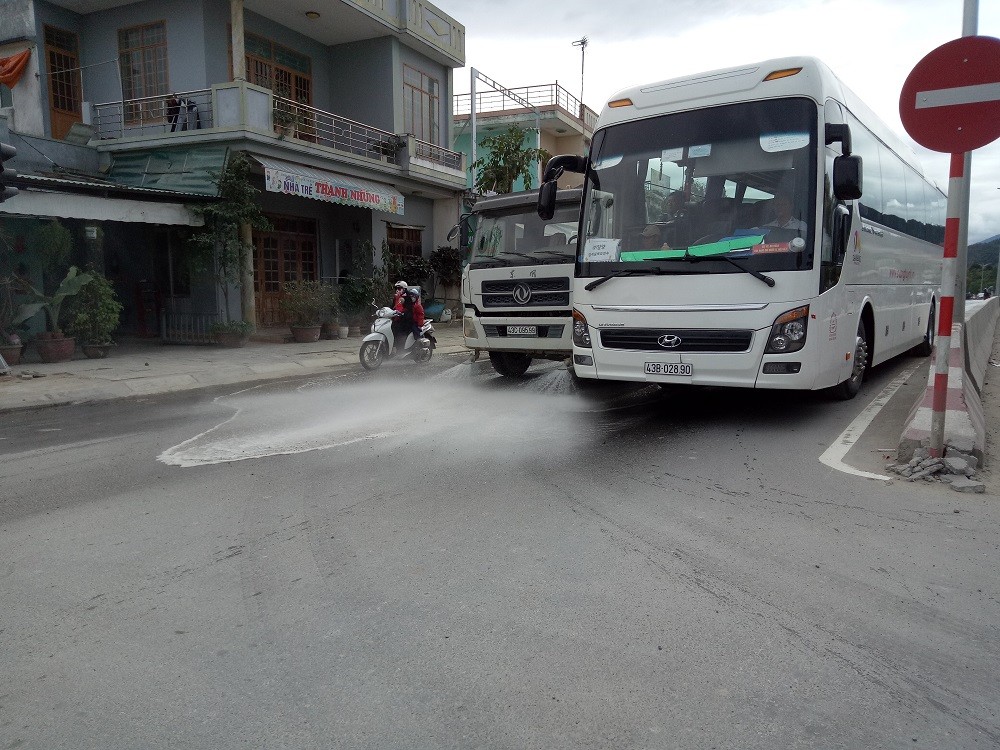 Lợi ích "anh" hưởng, khốn khổ "em" chịu? - Hình 2