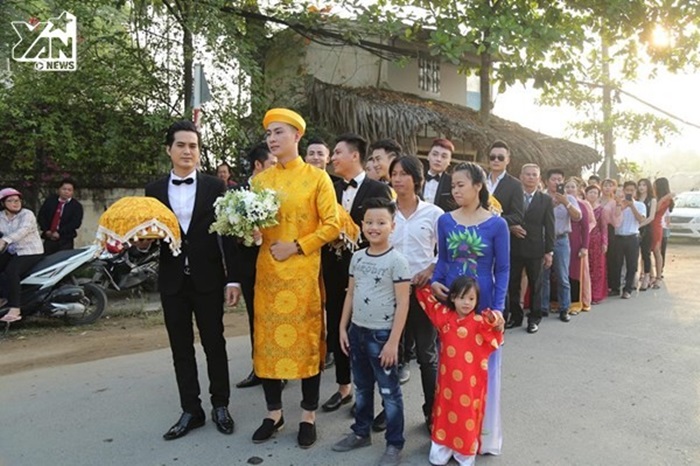 Lâm Khánh Chi cổ nặng trĩu vàng, ngọt như mía lùi với chồng trẻ - Hình 2