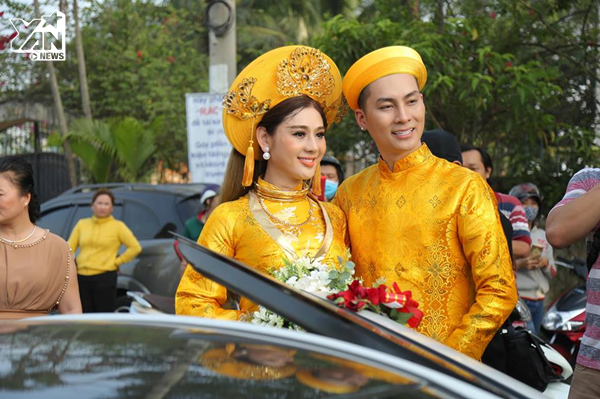 Lâm Khánh Chi cổ nặng trĩu vàng, ngọt như mía lùi với chồng trẻ - Hình 3