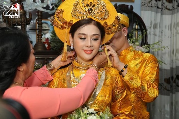 Lâm Khánh Chi cổ nặng trĩu vàng, ngọt như mía lùi với chồng trẻ - Hình 5