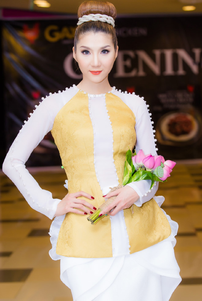 Thủy Tiên, Ưng Hoàng Phúc, Ngọc Quyên chia sẻ đầu năm mới 2018 - Hình 4