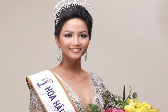 Những Hoa hậu từng làm giúp việc, bưng bê để kiếm sống - Hình 1