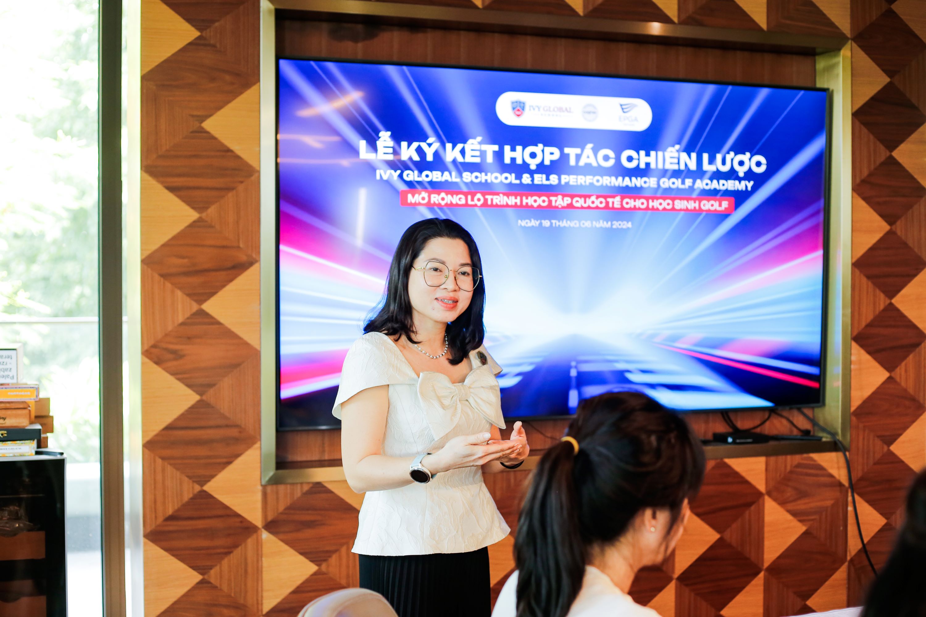 Ký kết hợp tác Ivy Global School và Học viện Golf Els Việt Nam