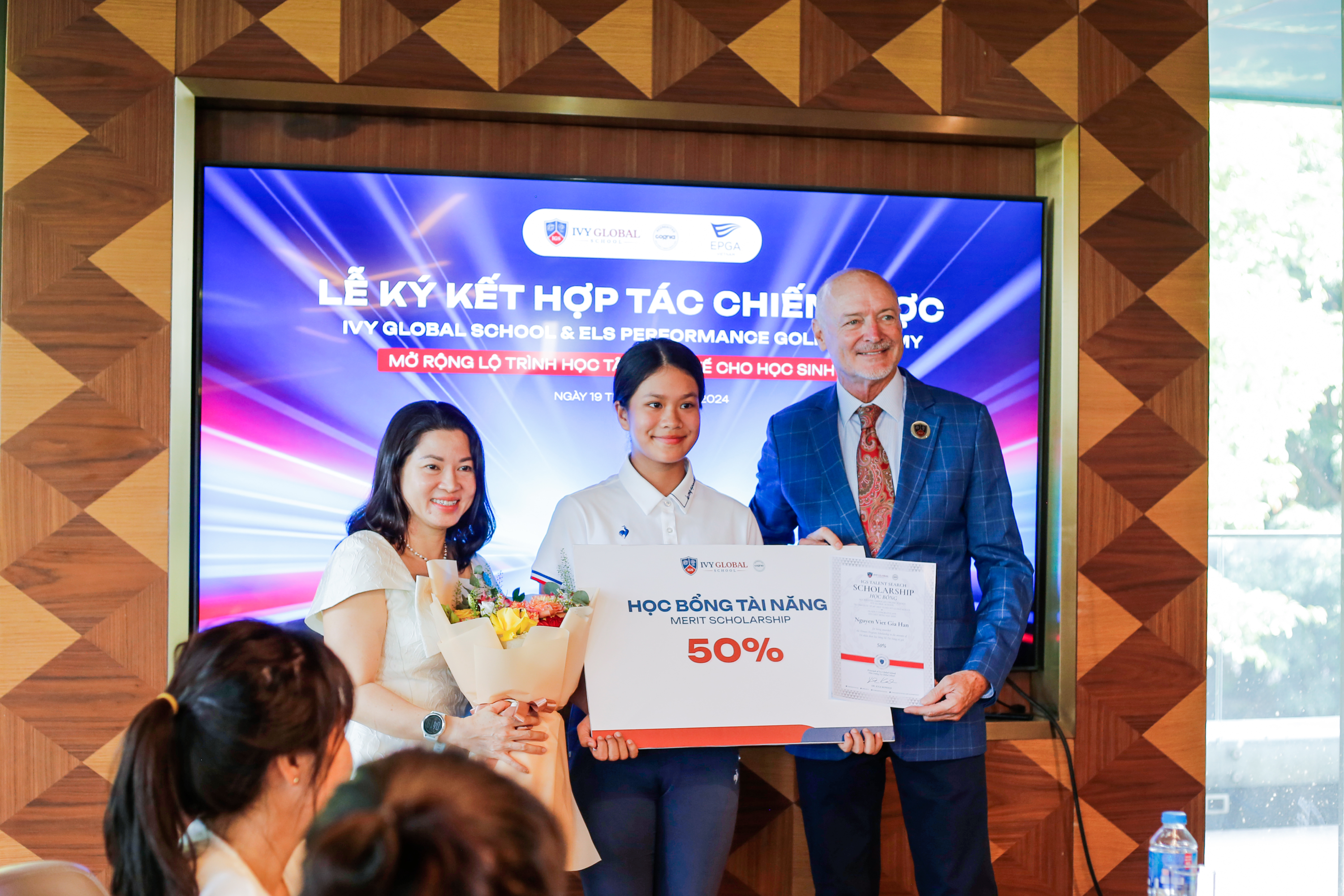 Ký kết hợp tác Ivy Global School và Học viện Golf Els Việt Nam