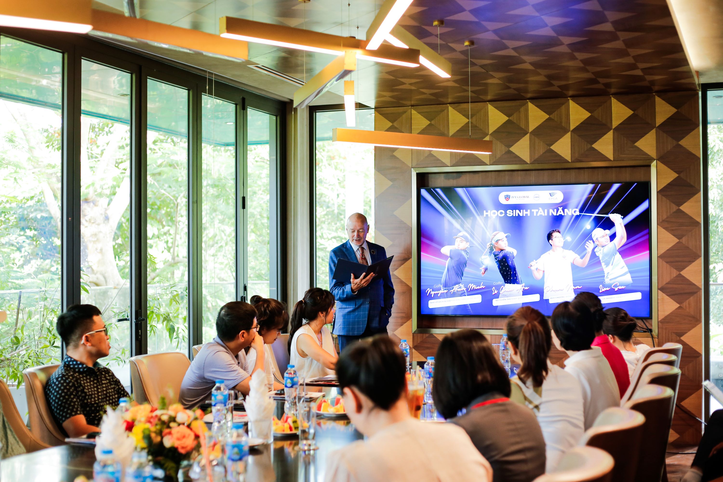 Ký kết hợp tác Ivy Global School và Học viện Golf Els Việt Nam