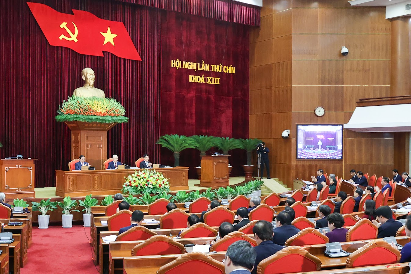 Tiêu điểm - Trung ương giới thiệu nhân sự để bầu Chủ tịch nước, Chủ tịch Quốc hội và bầu bổ sung 4 Uỷ viên Bộ Chính trị