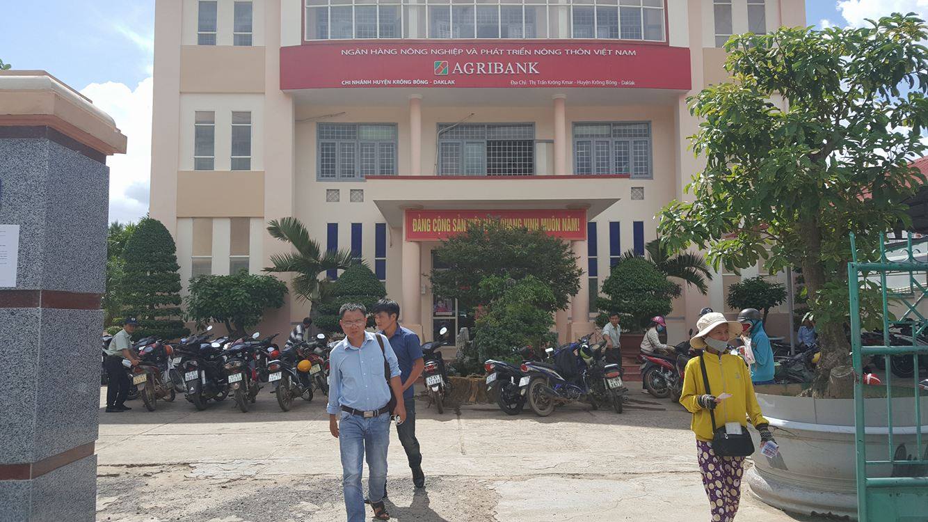Pháp luật - Để cấp dưới chiếm đoạt tiền tỷ, nguyên giám đốc ngân hàng bị bắt
