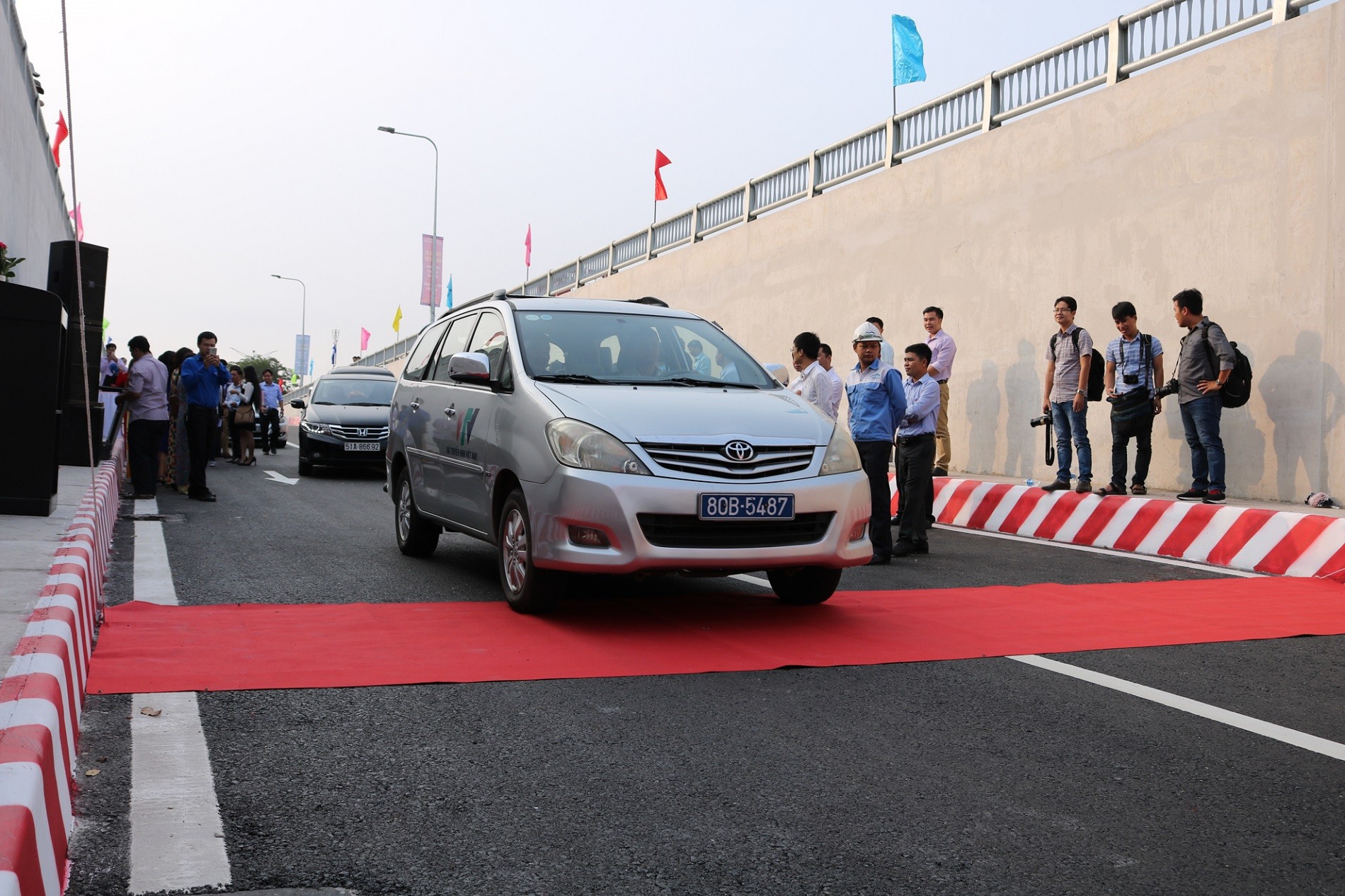 TP.HCM: Hầm chui nút giao thông An Sương chính thức đi vào hoạt động - Hình 7