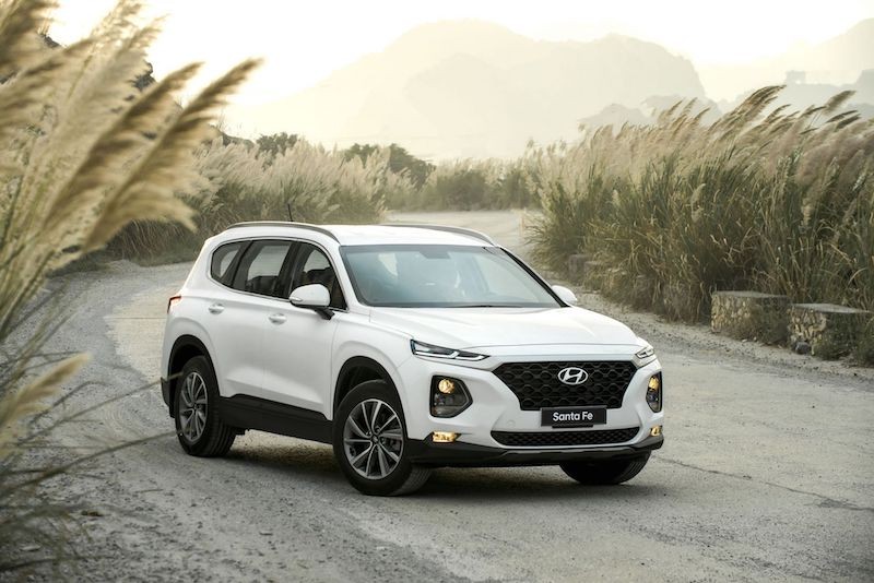 Đã có phiên bản mới, Hyundai SantaFe bản cũ được giảm giá cả trăm triệu đồng