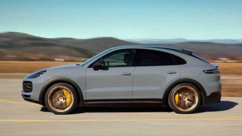 Xe++ - Porsche Cayenne Turbo GT đã được chào bán với mức giá hơn 12 tỷ đồng tại Việt Nam (Hình 3).