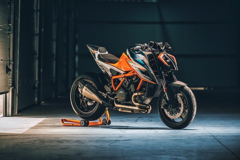 Vốn đã “khủng”, siêu naked bike KTM 1290 Super Duke R còn sắp có phiên bản “điên rồ” hơn nữa