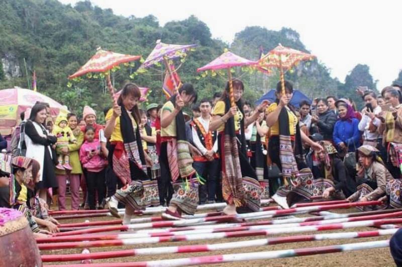 Văn hoá - Nhan sắc hút hồn của nữ sinh lớp 12 giành ngôi vị Người đẹp Hang Bua (Hình 3).