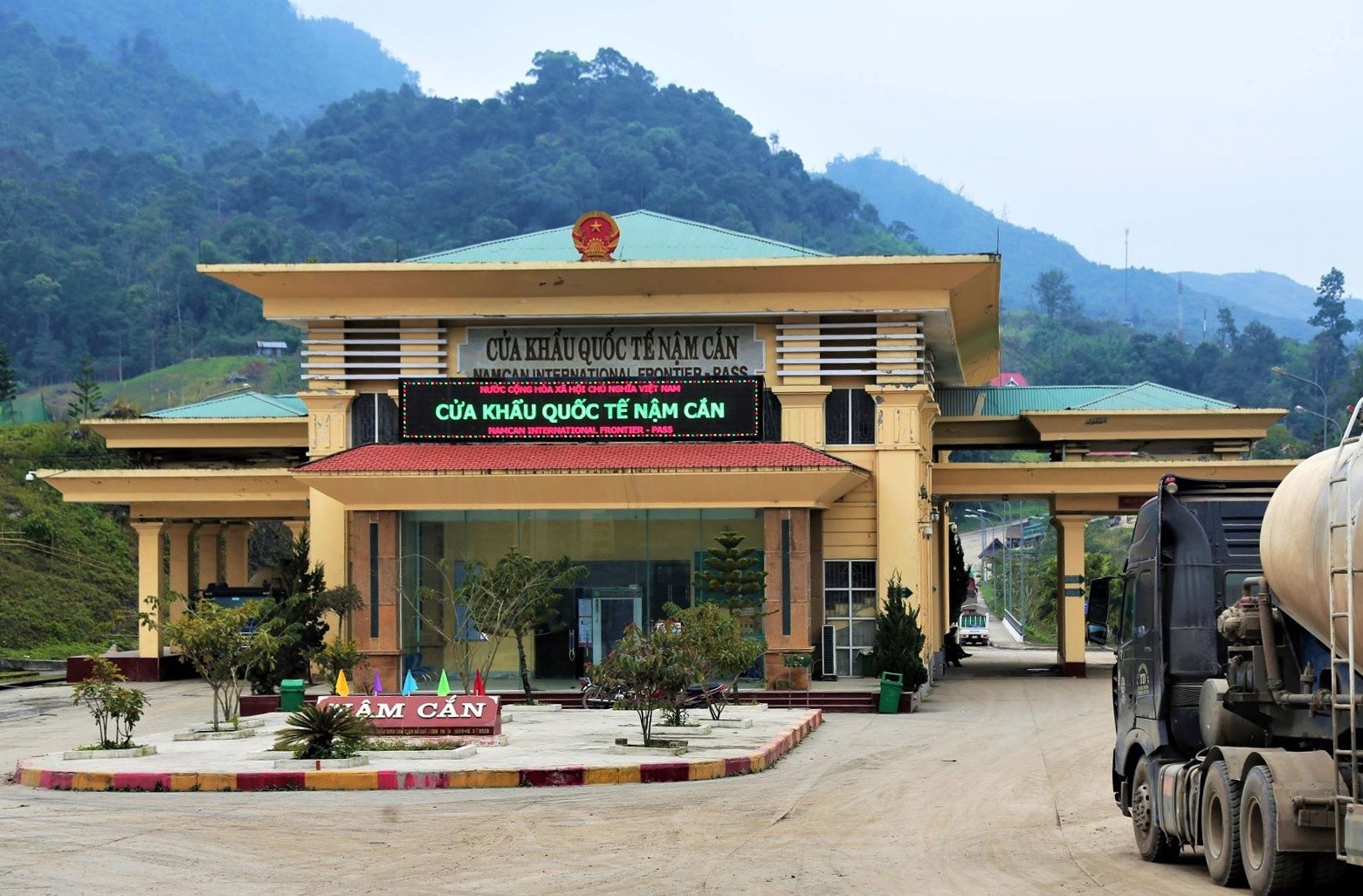 Nghệ An: Bắt 3 cán bộ Hải quan cửa khẩu quốc tế Nậm Cắn 