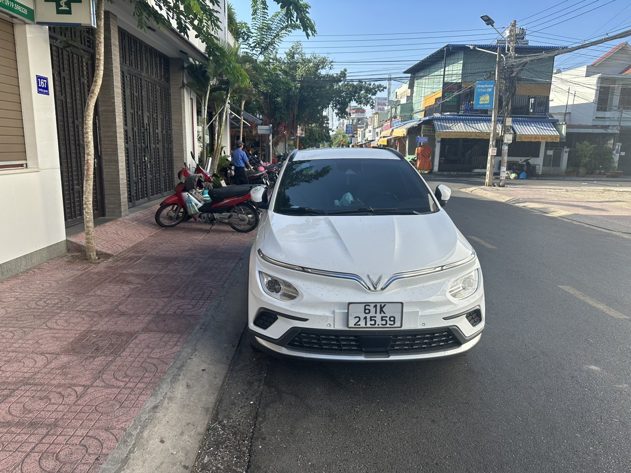 Dân sinh - Bình Thuận: Xử phạt người phụ nữ vi phạm đỗ xe còn nói là của chồng 'đang họp'