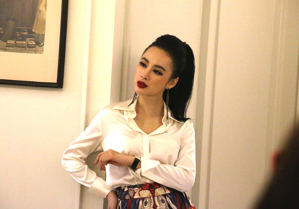Angela Phương Trinh điệu đà khoe dáng ngày đầu năm - Hình 6