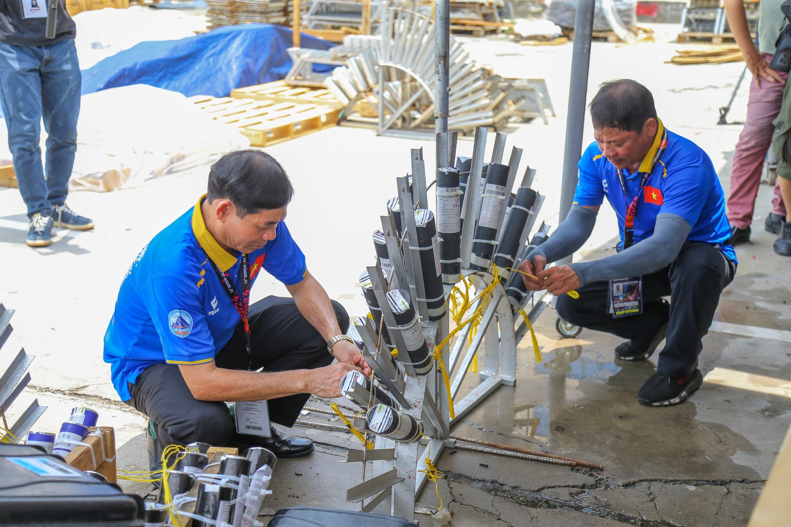 Văn hoá - Cận cảnh trận địa pháo hoa quốc tế Đà Nẵng trước giờ 'khai hỏa'