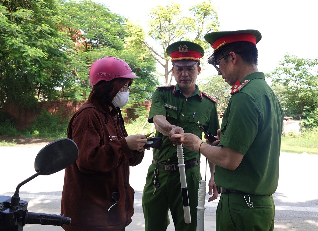 An ninh - Hình sự - Hàng nghìn lượt vi phạm được CSGT Tp.Thanh Hóa phát hiện, xử lý (Hình 2).