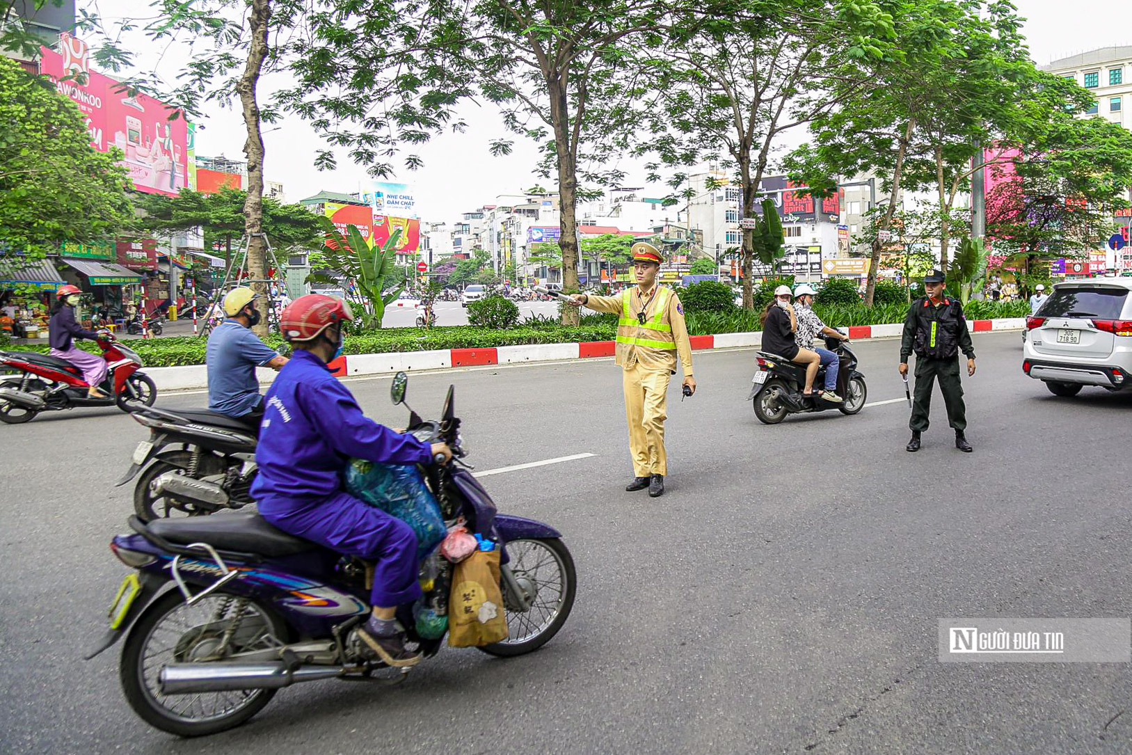 Sự kiện - Hà Nội: Theo chân tổ công tác đặc biệt xử phạt vi phạm giao thông (Hình 2).