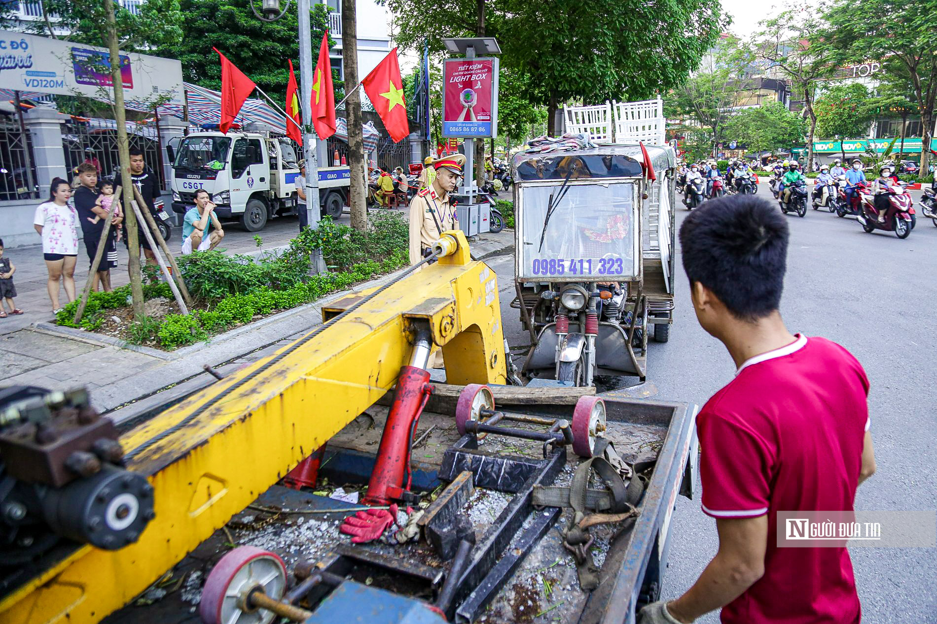 Sự kiện - Hà Nội: Theo chân tổ công tác đặc biệt xử phạt vi phạm giao thông (Hình 12).