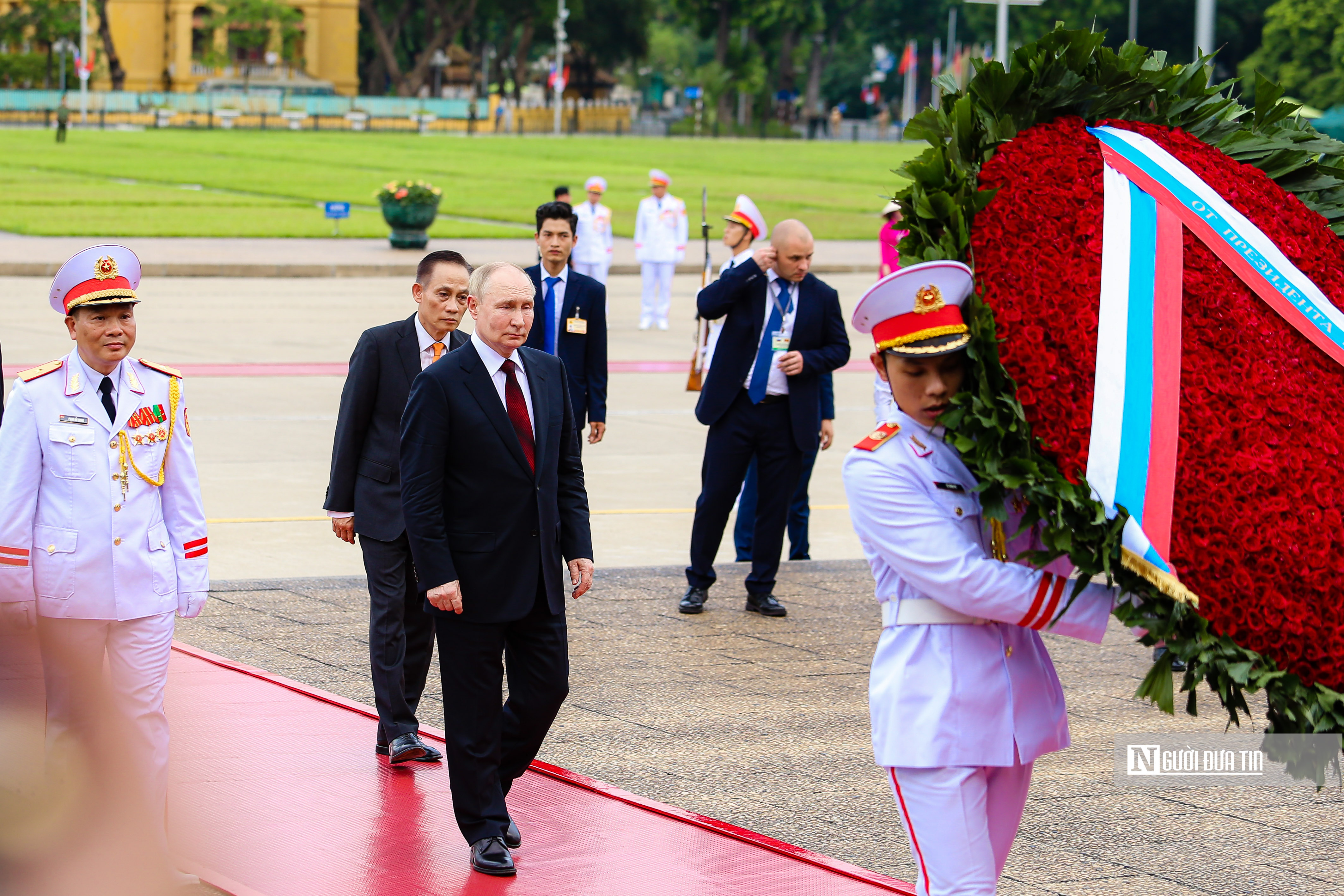 Tiêu điểm - Tổng thống Putin vào Lăng viếng Chủ tịch Hồ Chí Minh (Hình 6).