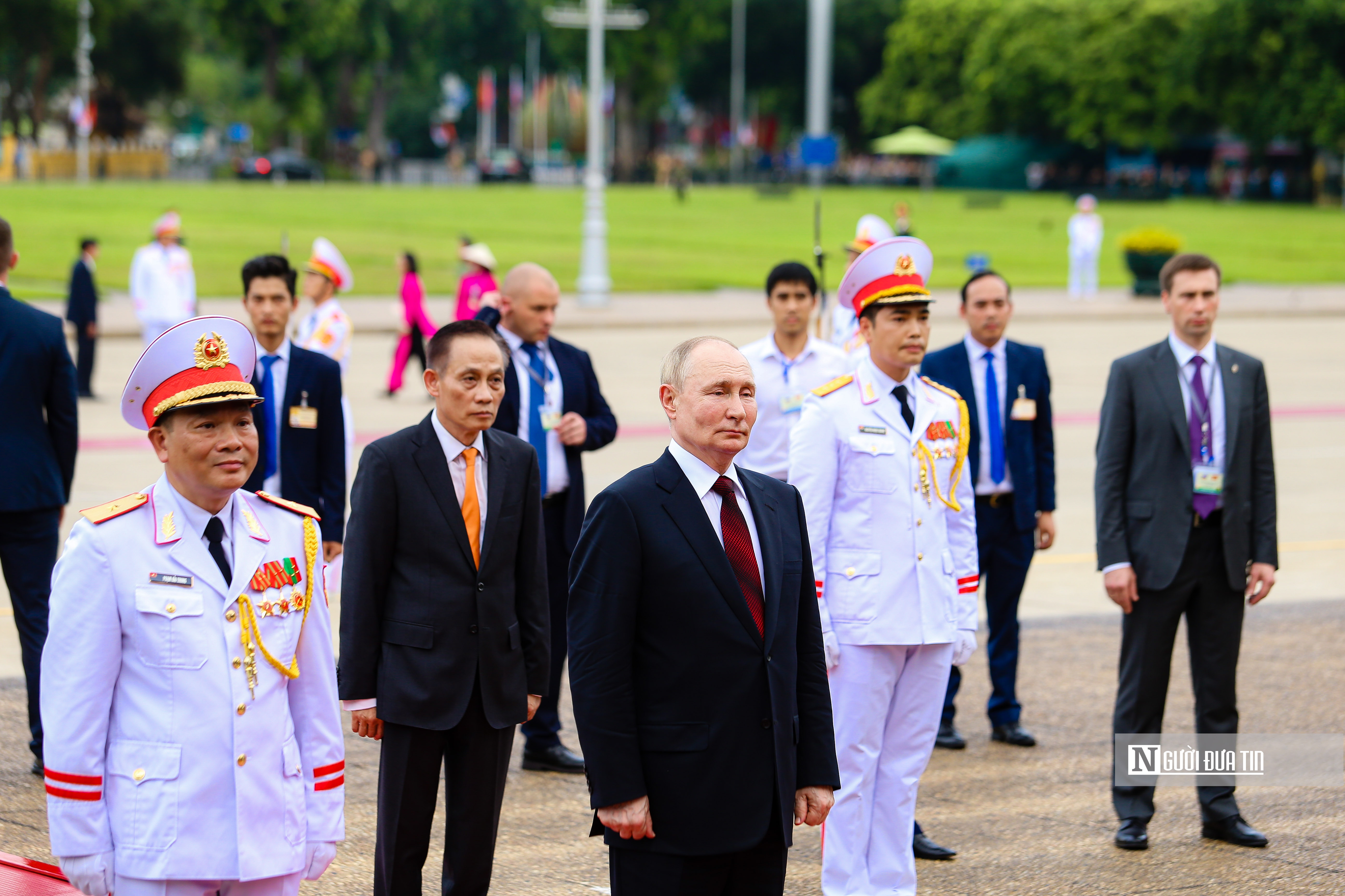 Tiêu điểm - Tổng thống Putin vào Lăng viếng Chủ tịch Hồ Chí Minh (Hình 7).