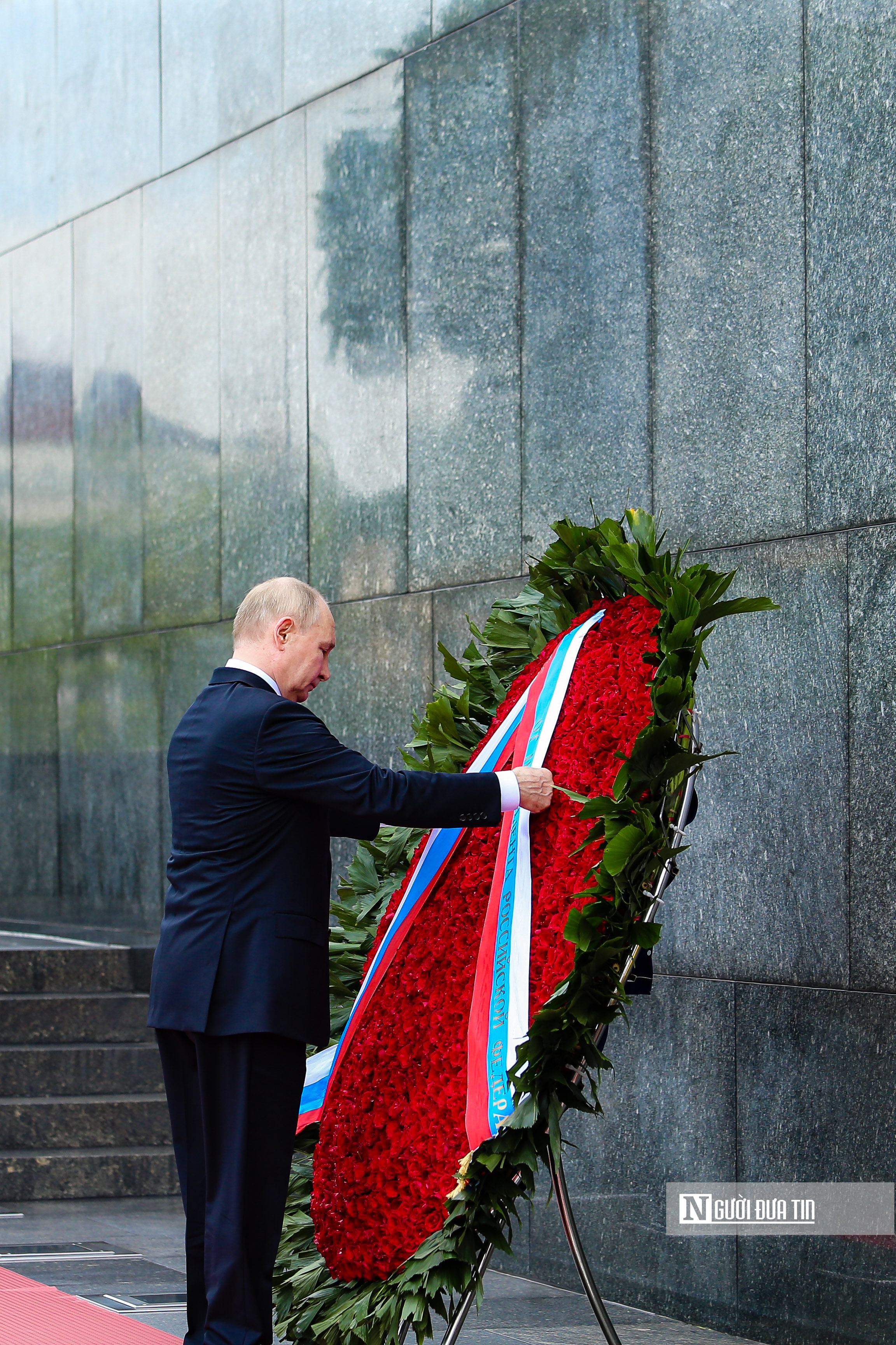 Tiêu điểm - Tổng thống Putin vào Lăng viếng Chủ tịch Hồ Chí Minh (Hình 8).