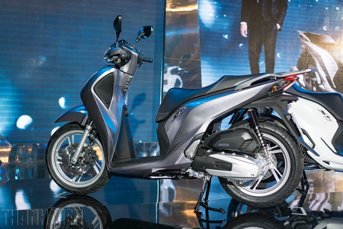 Bảng giá xe - Honda AirBlade 2018 'hét giá' kỷ lục, khách mua mất thêm 10 triệu đồng (Hình 4).