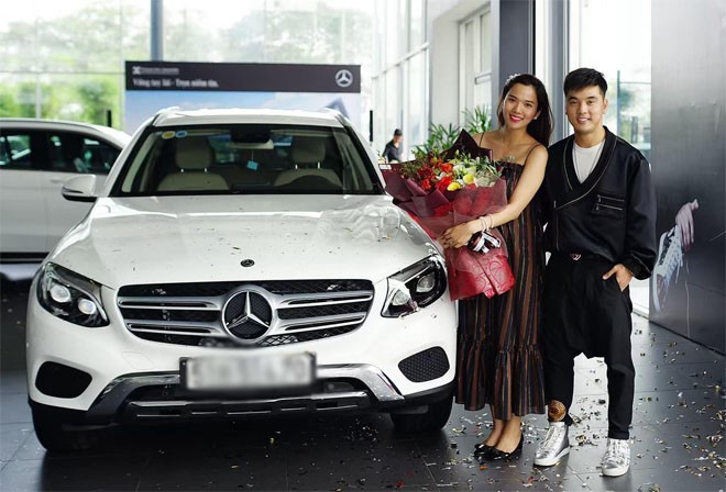 Tiêu dùng & Dư luận - Bóc giá xế hộp Mercedes-Benz GLC 250 Ưng Hoàng Phúc mua tặng vợ (Hình 4).