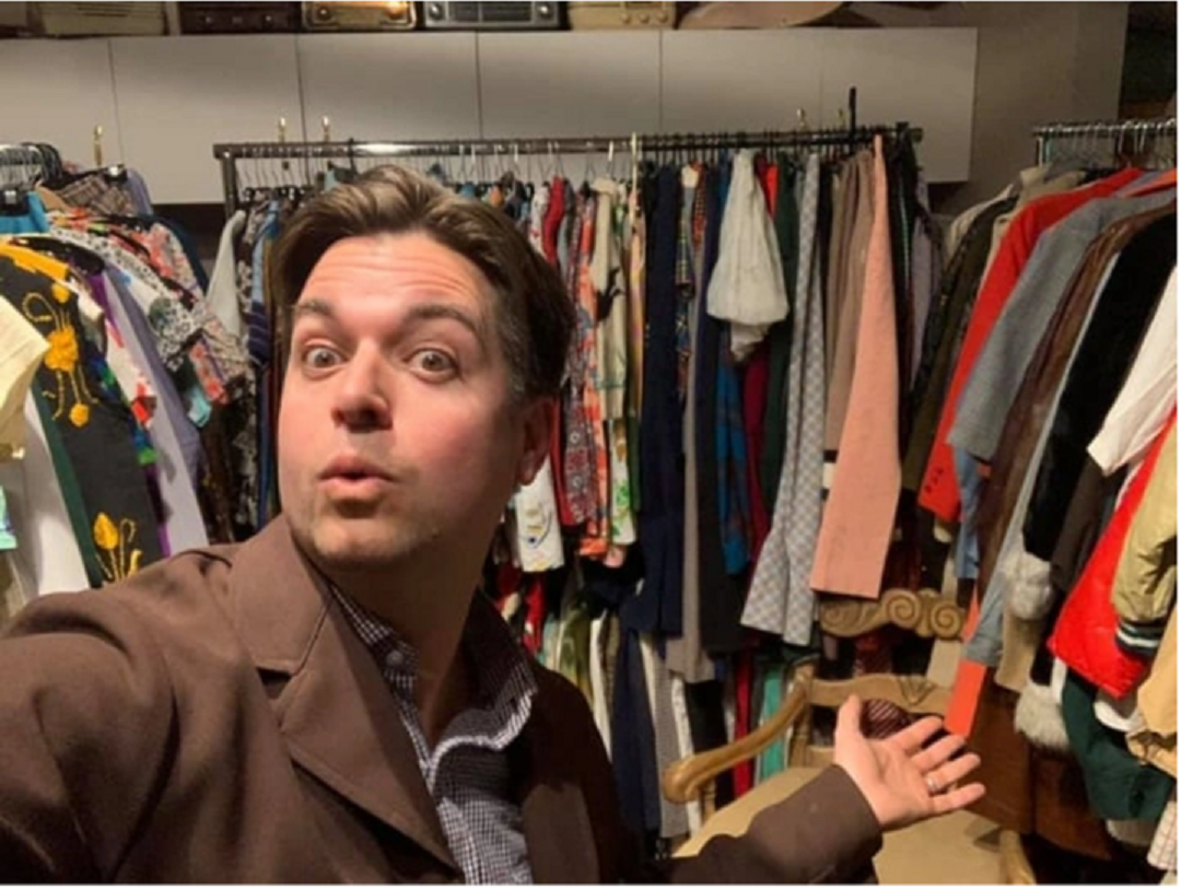 Anh thanh niên vô tình thấy 