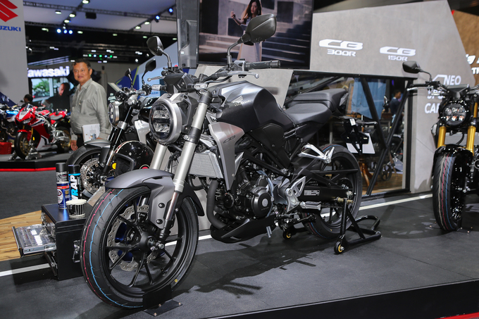 Nakedbike được săn đón Honda CB300R 2018 tung giá bán chính thức