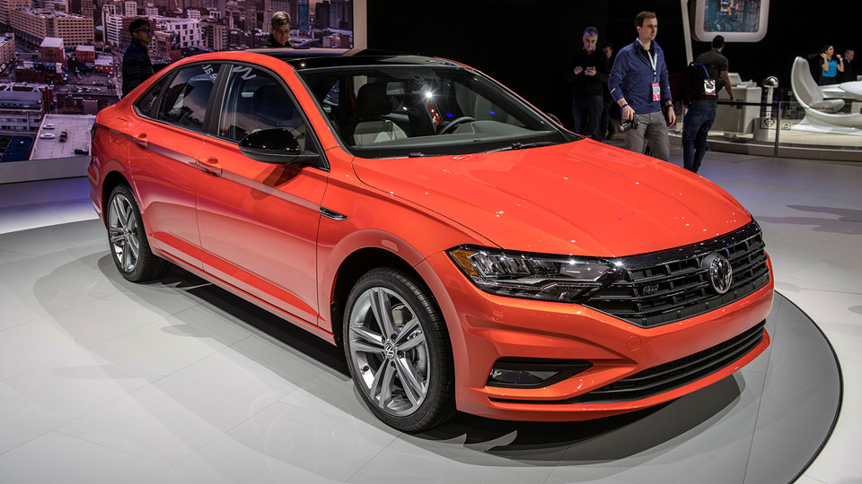 Volkswagen Jetta 2019 chốt giá cạnh tranh Toyota Altis, Mazda3