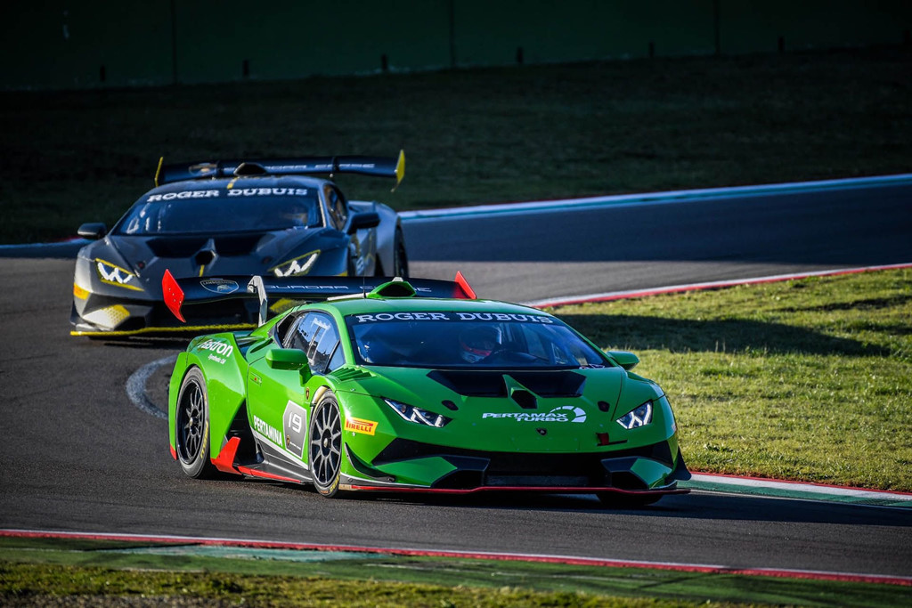 Lamborghini Huracan Super Trofeo EVO - “Bò chiến” trên đường đua