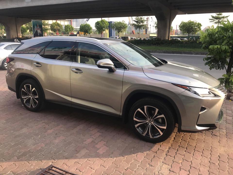 Thú chơi xe - 'Bản lạ' Lexus RX 350L 7 chỗ: Thú chơi xe sang mới nổi của người Việt (Hình 2).