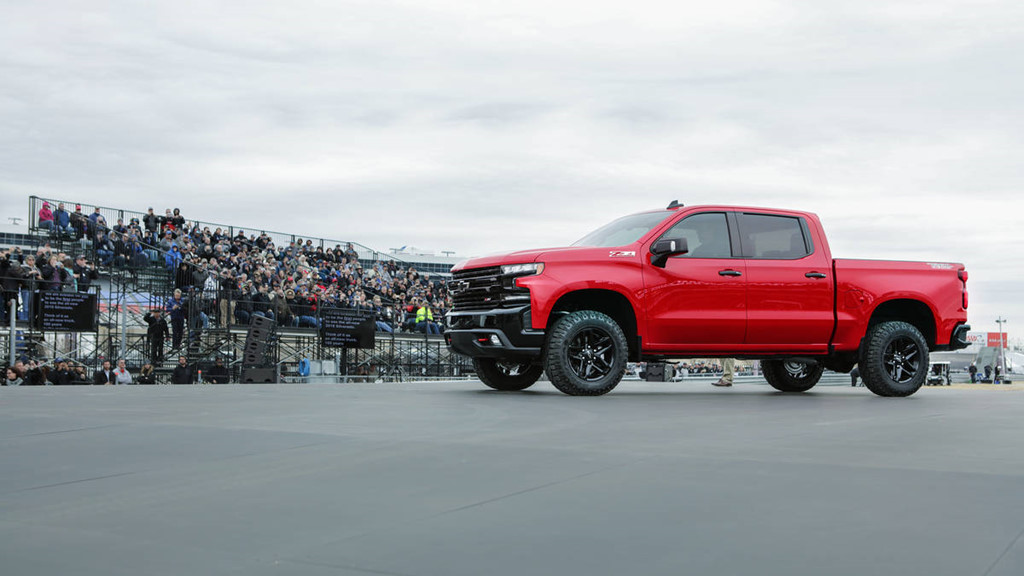 Thị trường xe - 'Giải mã' bán tải khủng Chevrolet Silverado 2019