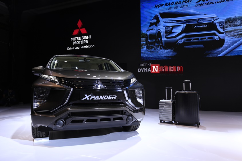 Thị trường xe - Hàng 'hot' Mitsubishi Xpander chốt giá sốc 550 triệu cho khách Việt