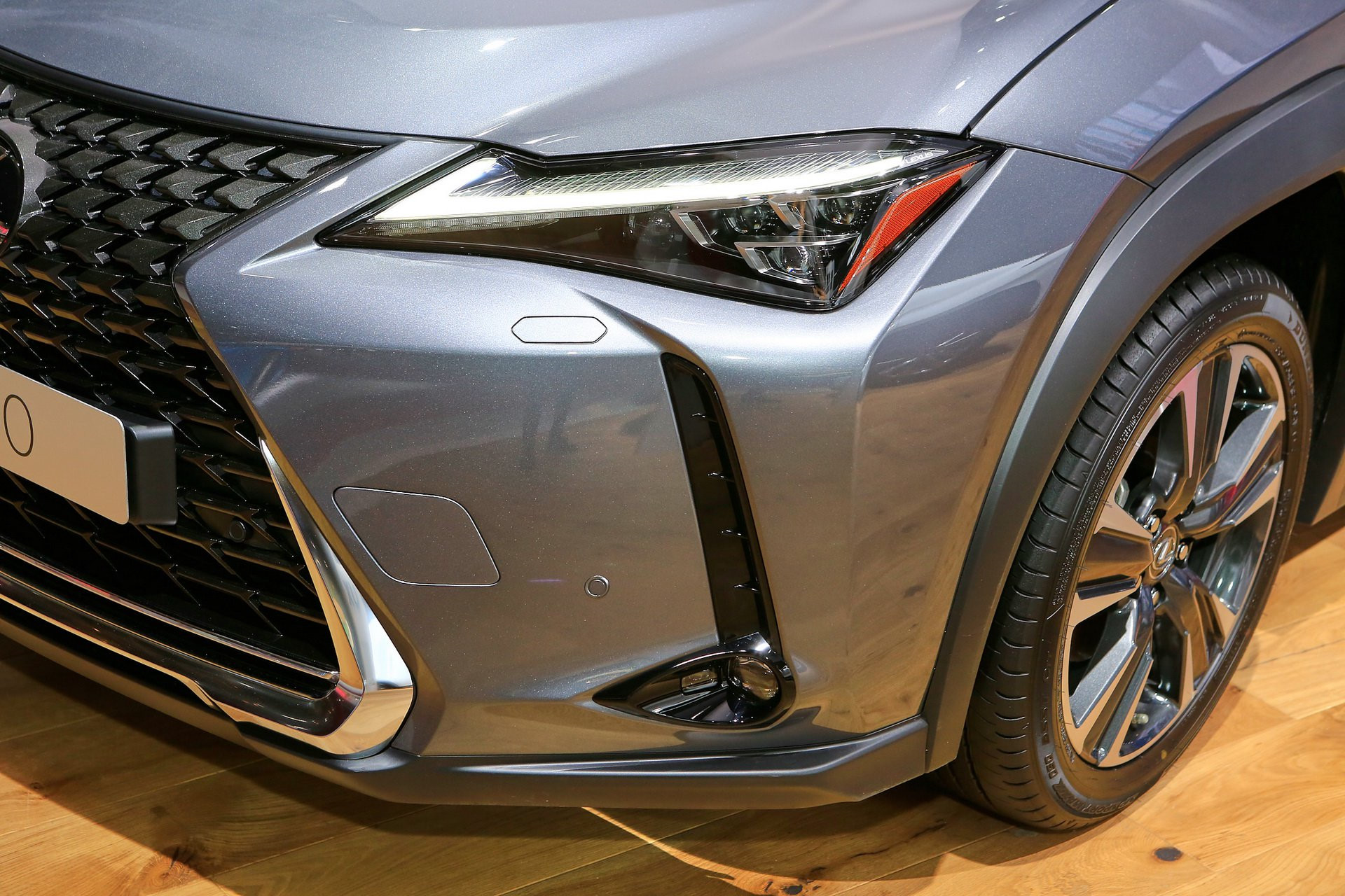 Thị trường xe - Lexus UX 2019 - 'Ông chủ' mới của phân khúc xe nhỏ hạng sang? (Hình 2).