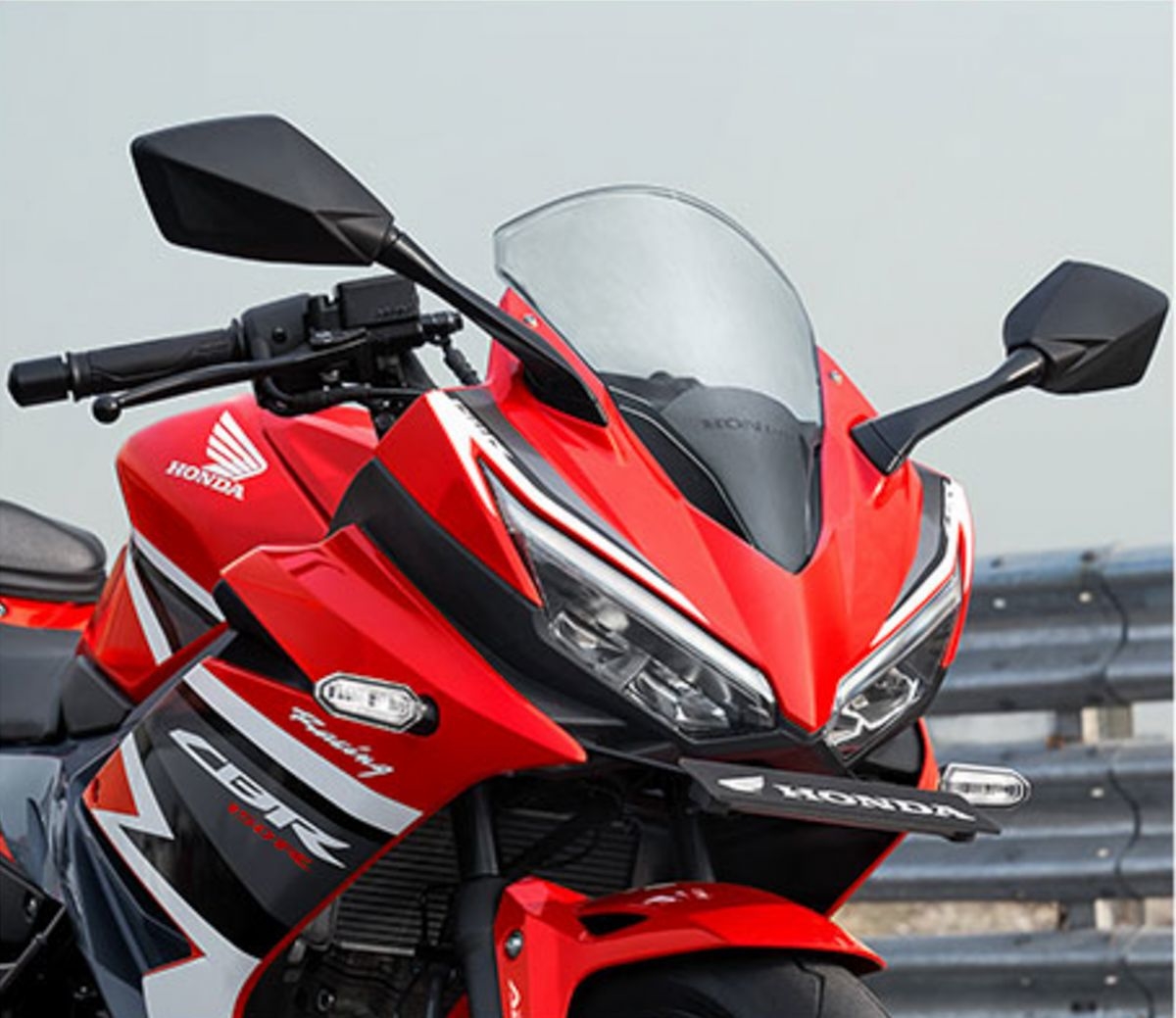 Thị trường xe - Huyền thoại Sportbike cỡ nhỏ Honda CBR150R ABS 2019 trình làng (Hình 3).