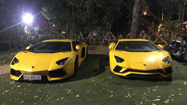 Bộ đôi Lamborghini Aventador đổ bộ phố núi Buôn Mê Thuột