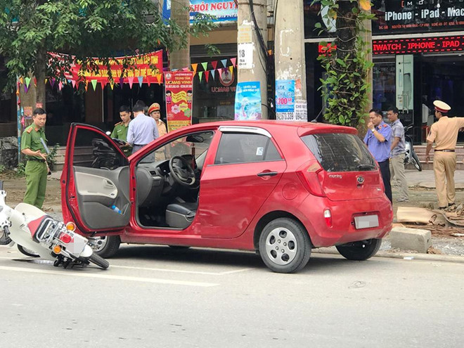 Mở cửa xe ô tô gây tai nạn có thể nhận án phạt tù cực nặng