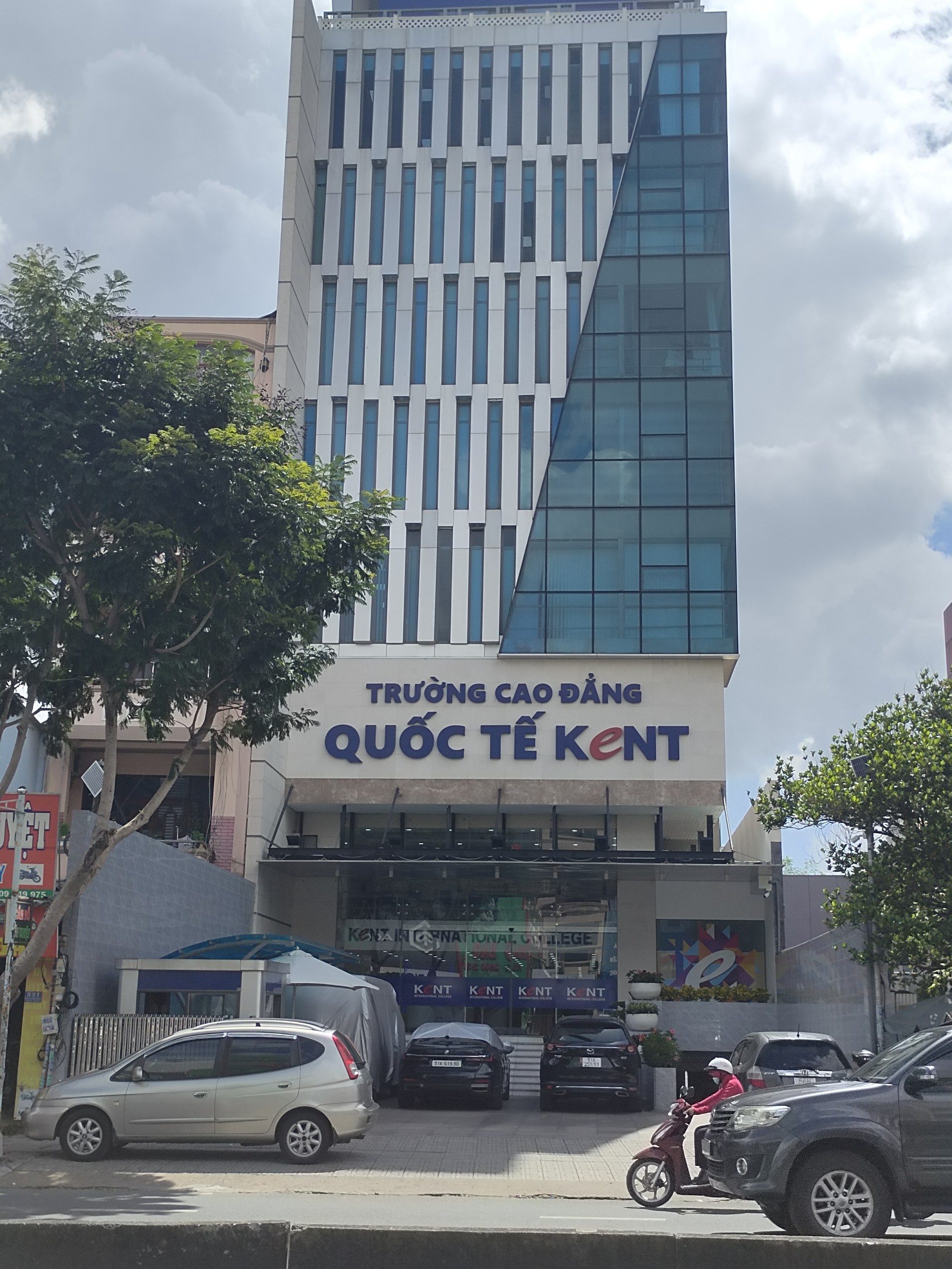 Giáo dục - Trường cao đẳng Quốc tế KENT: Quảng cáo, tuyển sinh tại địa điểm không được cơ quan chức năng cấp phép