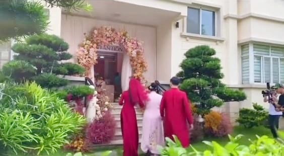 Giải trí - Choáng ngợp với dinh thự trăm tỷ Midu sẽ về ở sau khi cưới chồng (Hình 4).